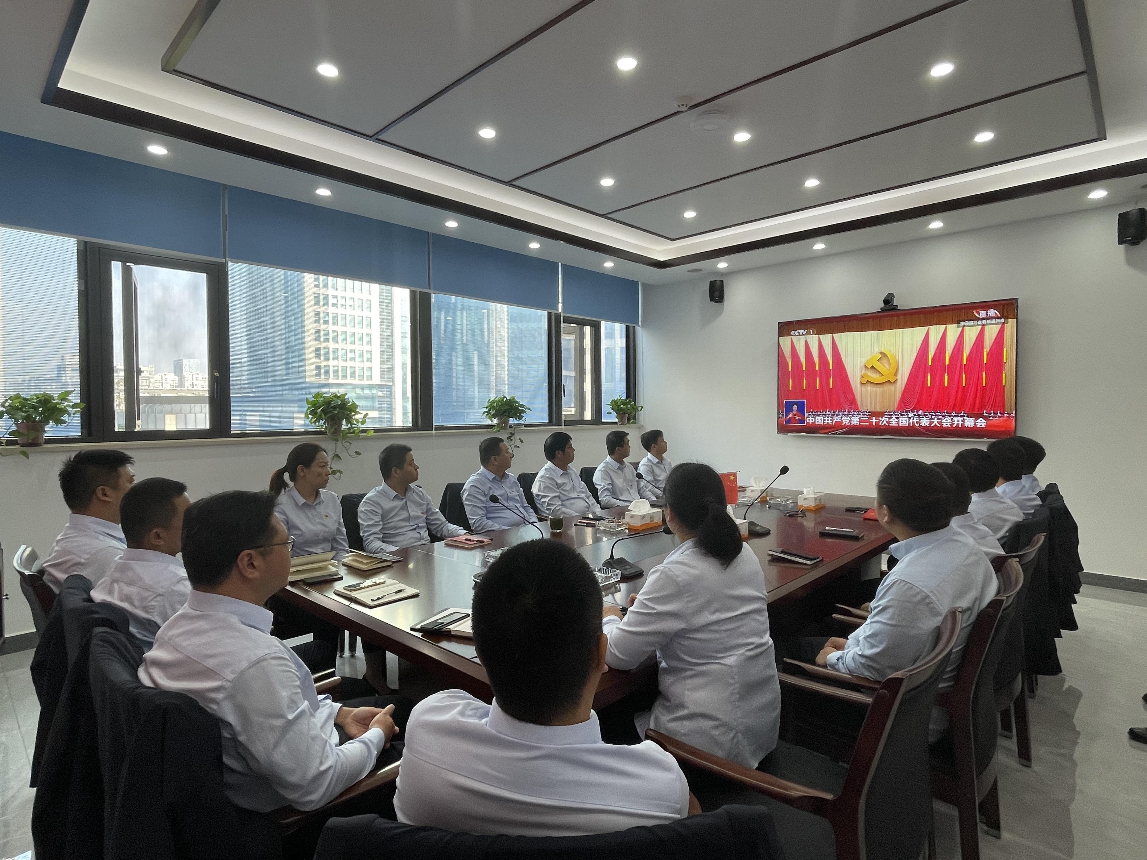 圖1-3、第二分公司收看二十大開幕會(huì).jpg
