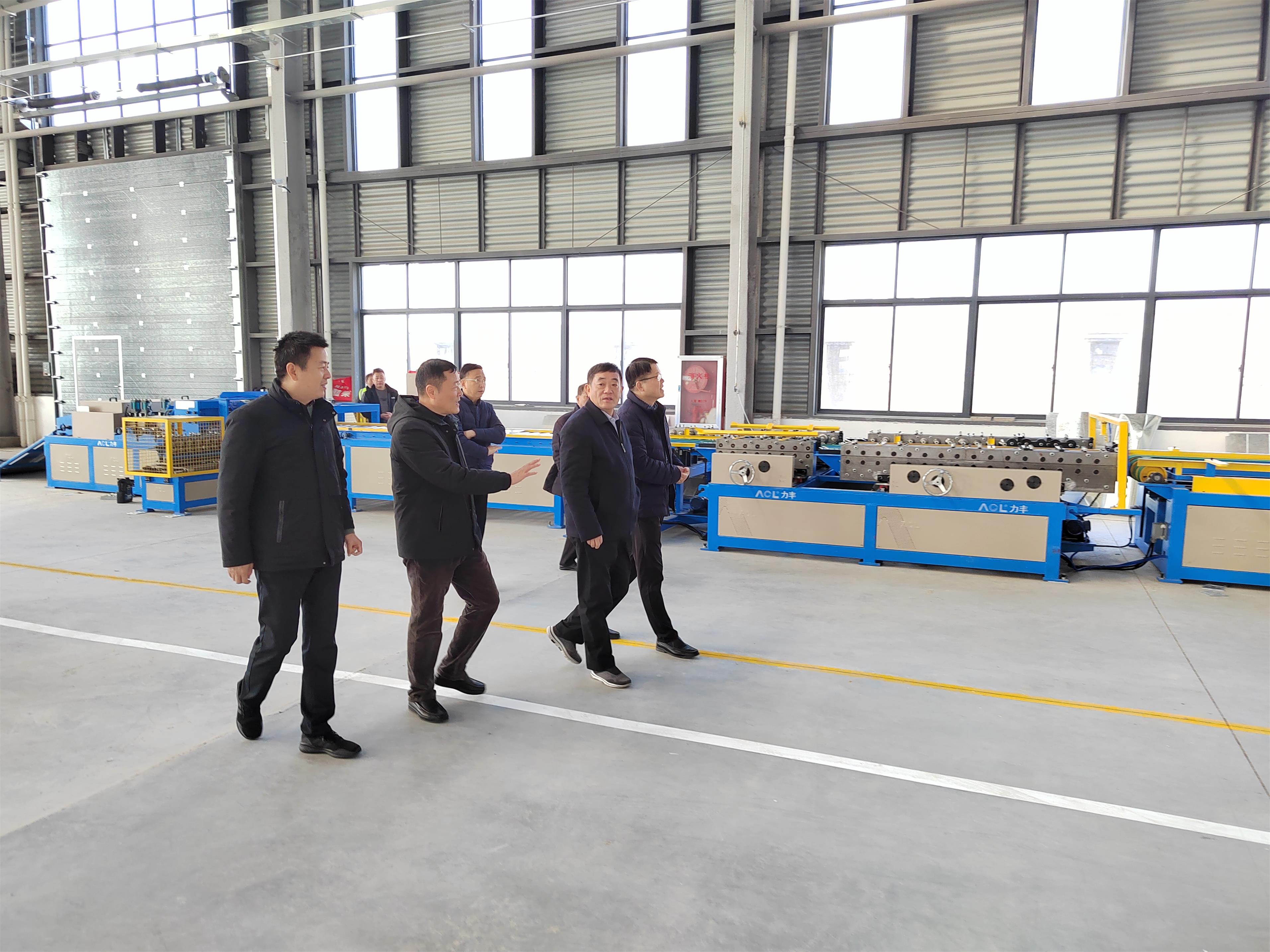 圖1-1、范世宏董事長調(diào)研設(shè)備安裝處.jpg